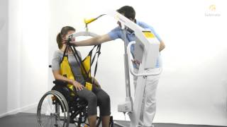 Guldmann Mobile Lifter GL5: Lifting from wheelchair